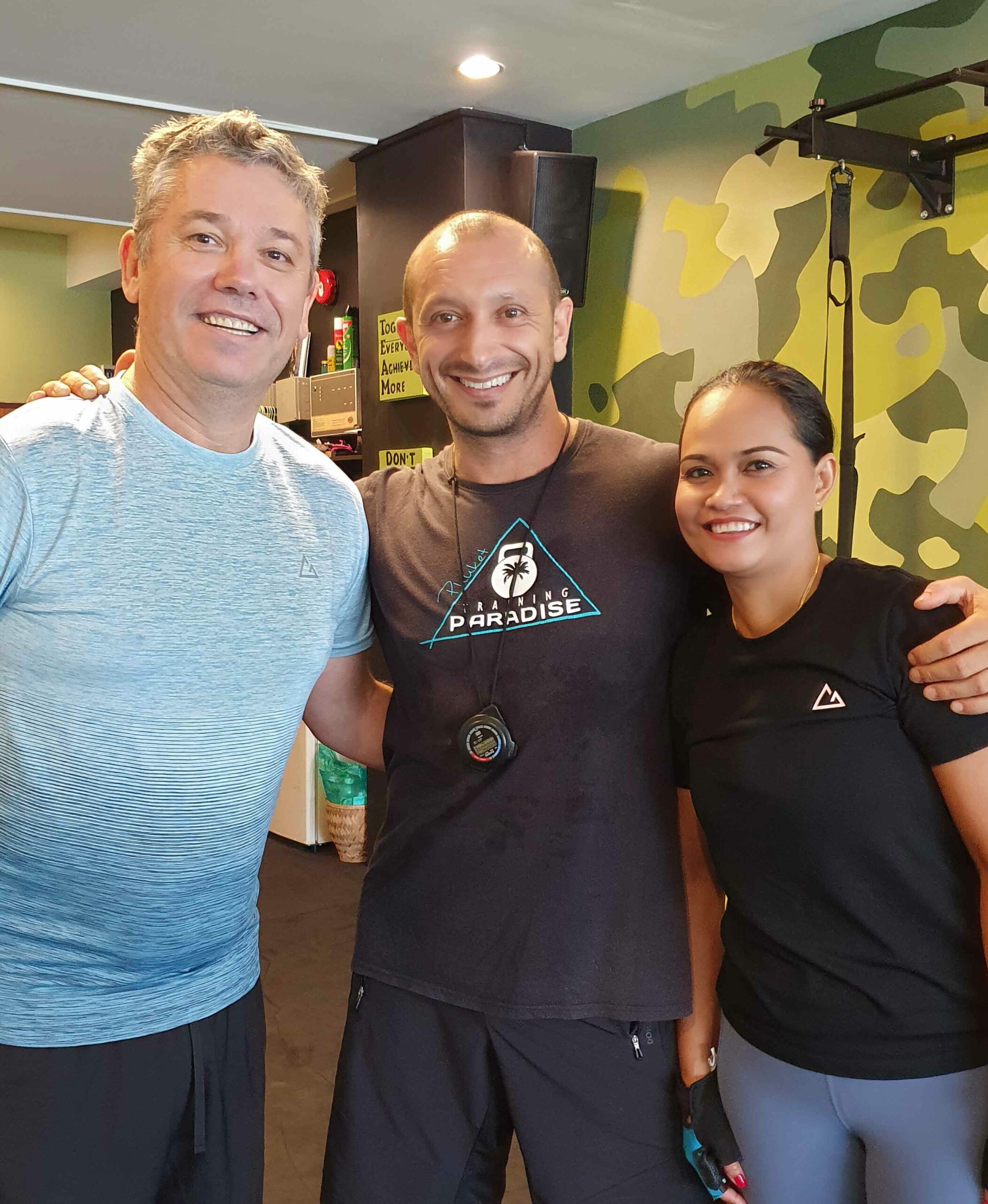 trainer with 2 clients